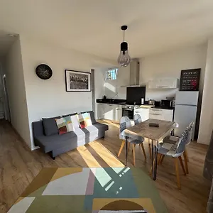  Appartement Le Madargue Idealement Place France